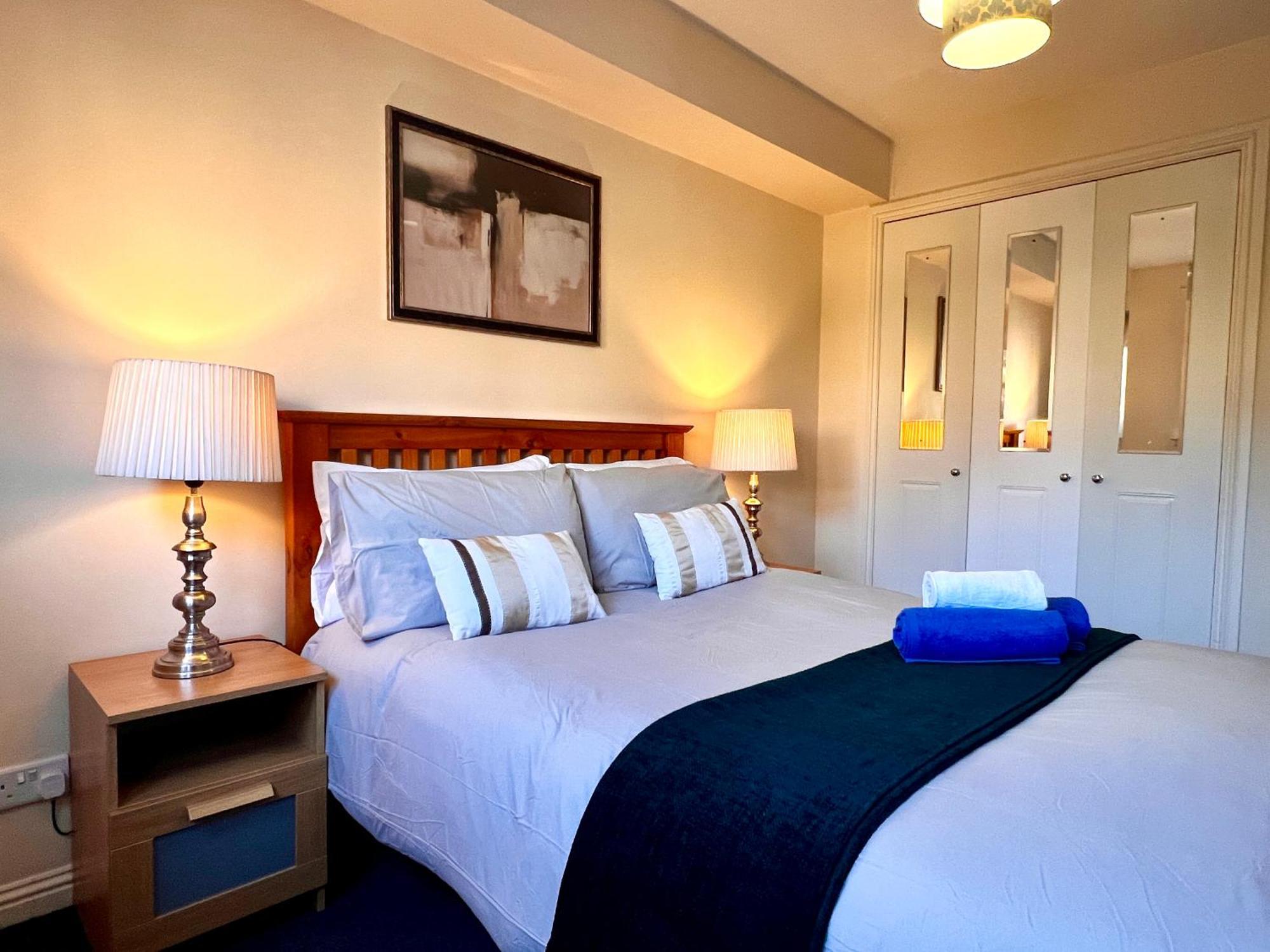 Stylish Modern Flat With Juliet Balcony & Parking Apartment Glasgow Exterior photo