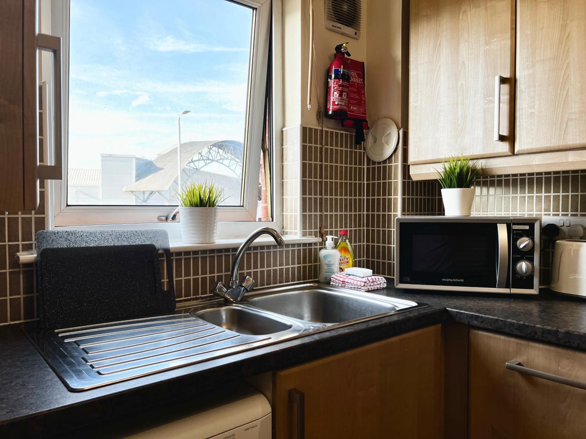 Stylish Modern Flat With Juliet Balcony & Parking Apartment Glasgow Exterior photo
