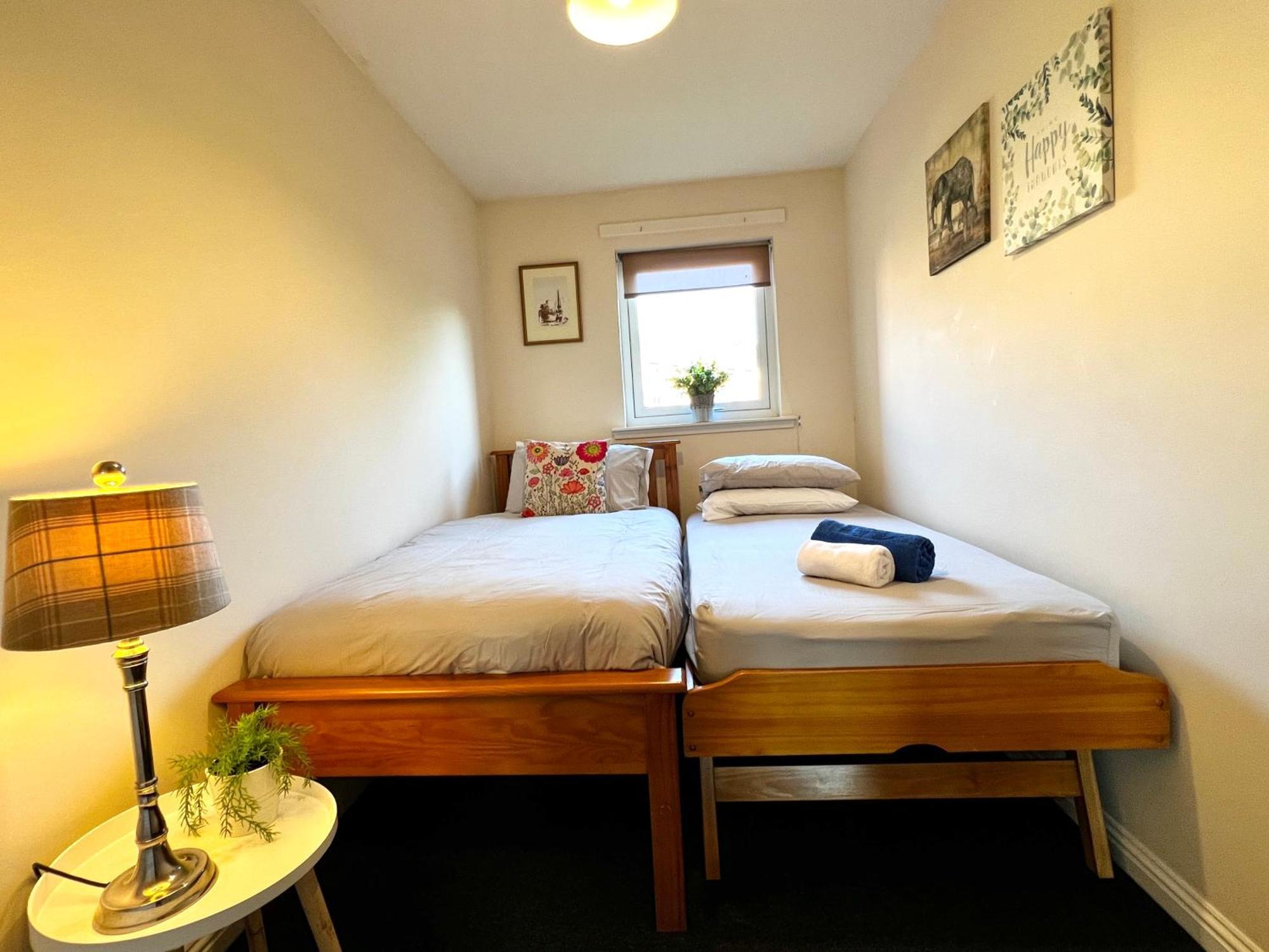 Stylish Modern Flat With Juliet Balcony & Parking Apartment Glasgow Exterior photo