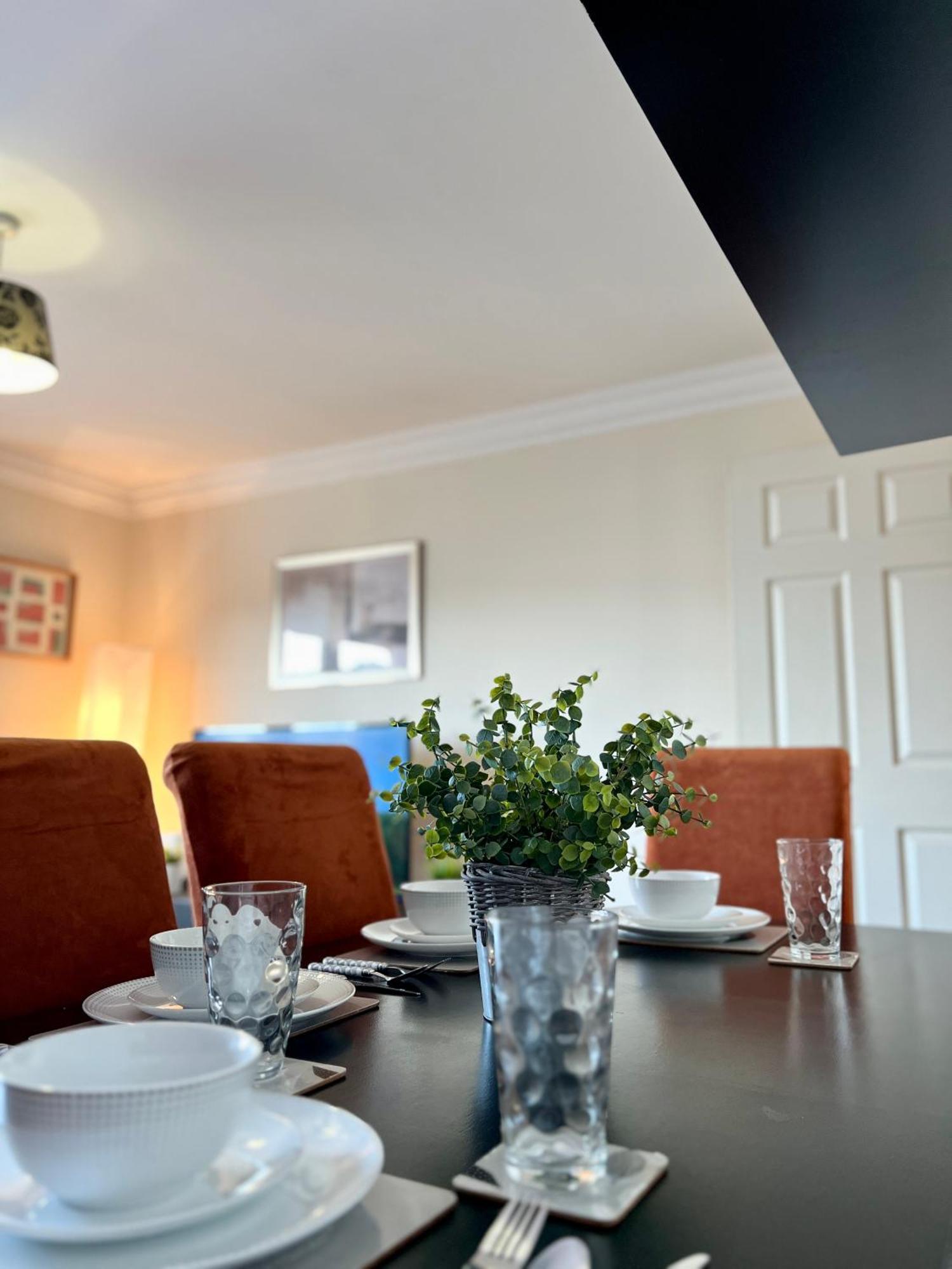 Stylish Modern Flat With Juliet Balcony & Parking Apartment Glasgow Exterior photo